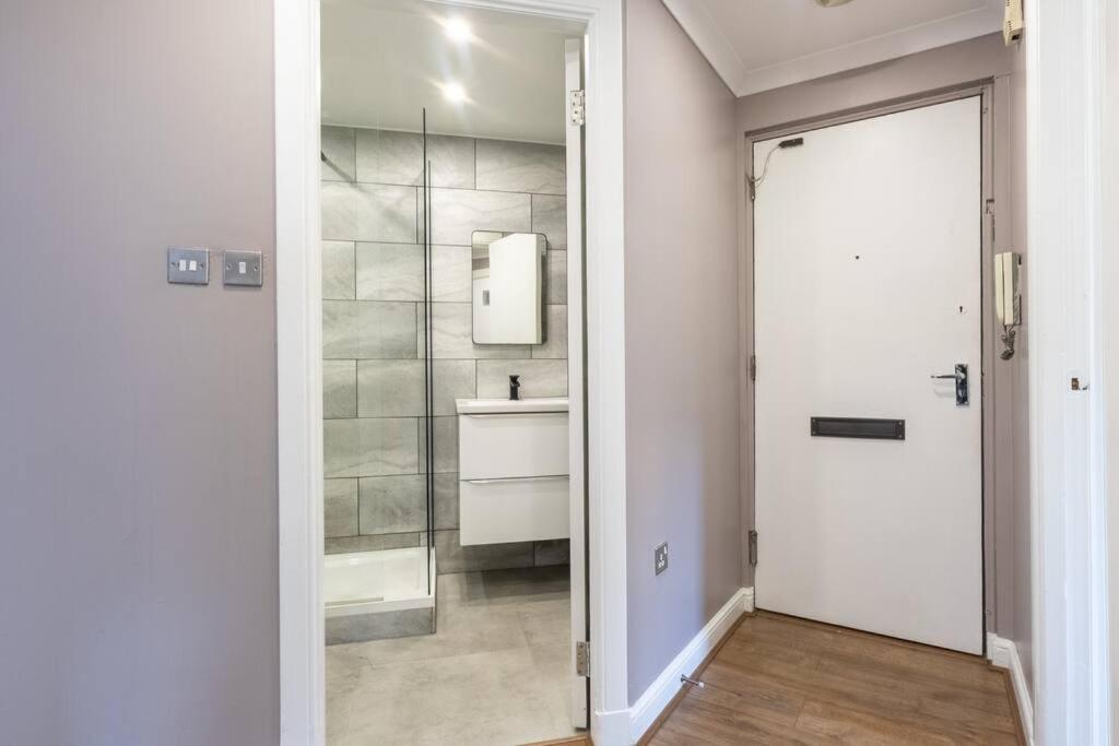 ** Modern Merchant City 1 Bed Apartment With Free Parking ** Glasgow Extérieur photo